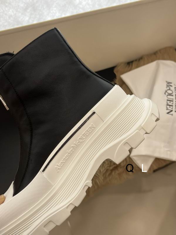 Alexander McQueen Tread Slick Boot Black White - Image 3