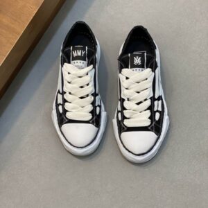 Pair of Amiri-Court-Low-Sneaker-BlackWhite
