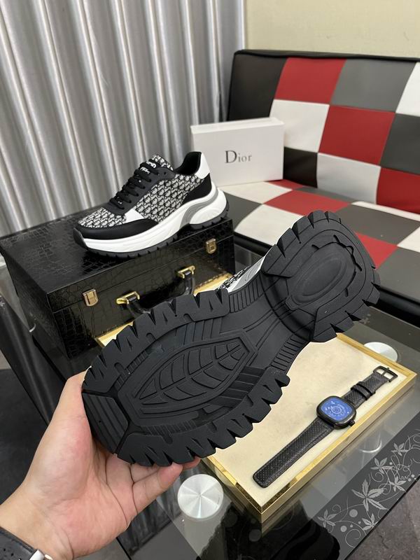 Dior B22 Sneaker in Anthracite and White Oblique - Image 4