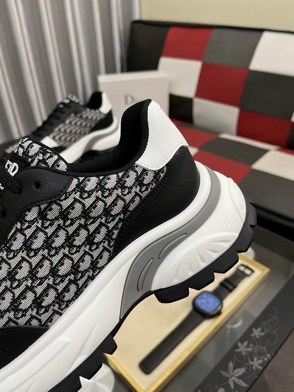 Dior B22 Sneaker in Anthracite and White Oblique - Image 2