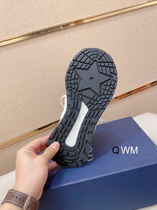 Dior B25 Runner Sneaker in Grey Suede and Black Oblique Canvas - Image 3