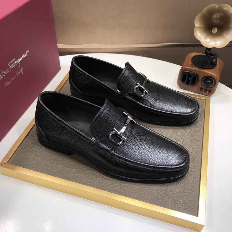 Ferragamo Pebble Leather Loafers Black - Image 3