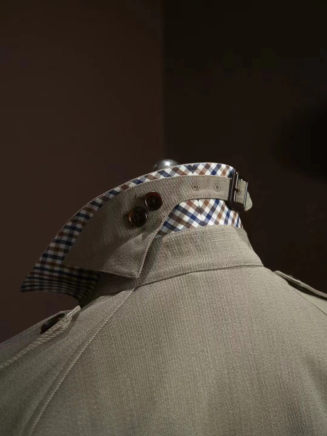 Burberry Heritage Kensington Beige Puro Wool Trench Coat. - Image 4