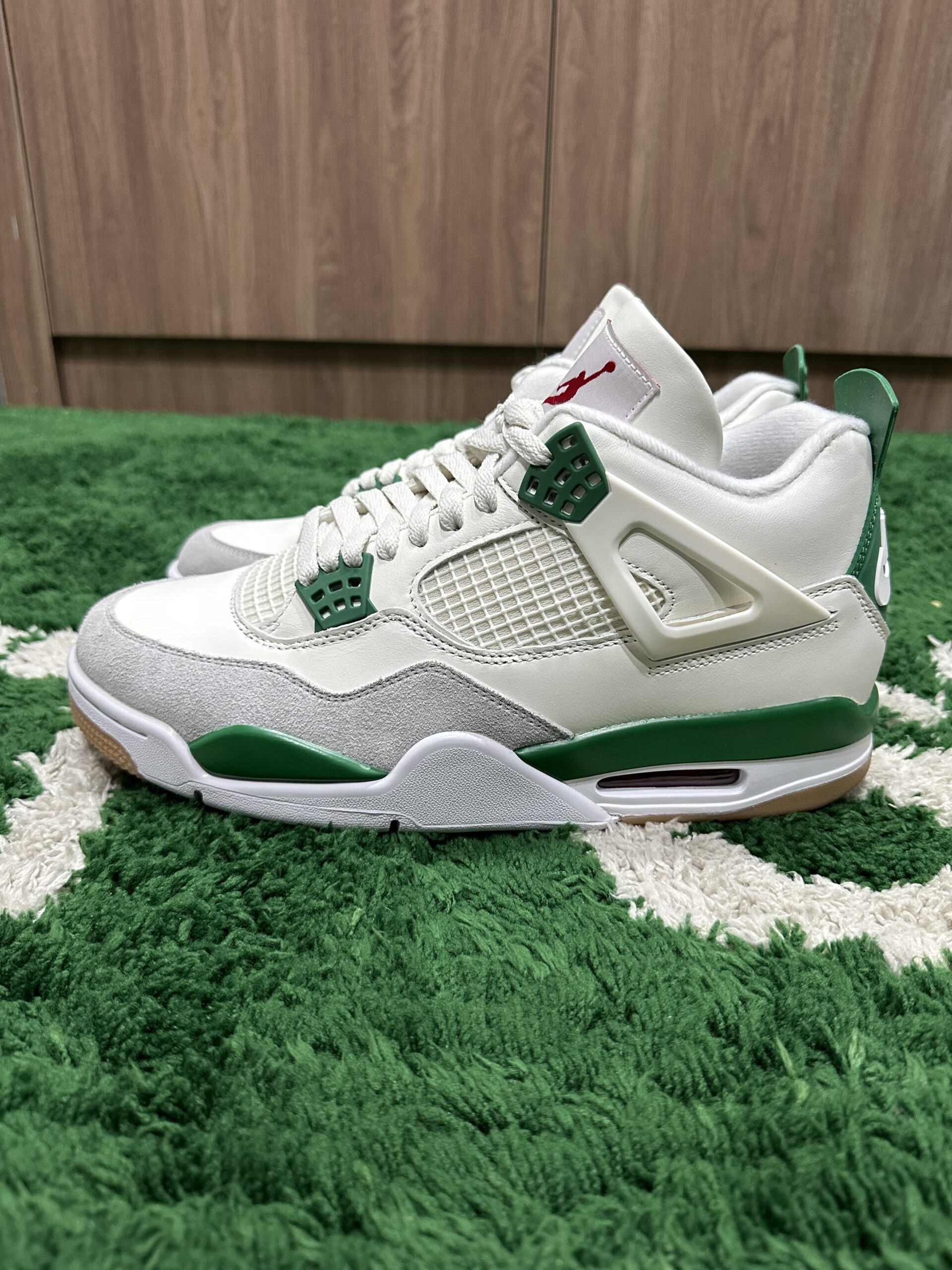 AIR JORDAN 4 x NIKE SB PINE GREEN - Image 5