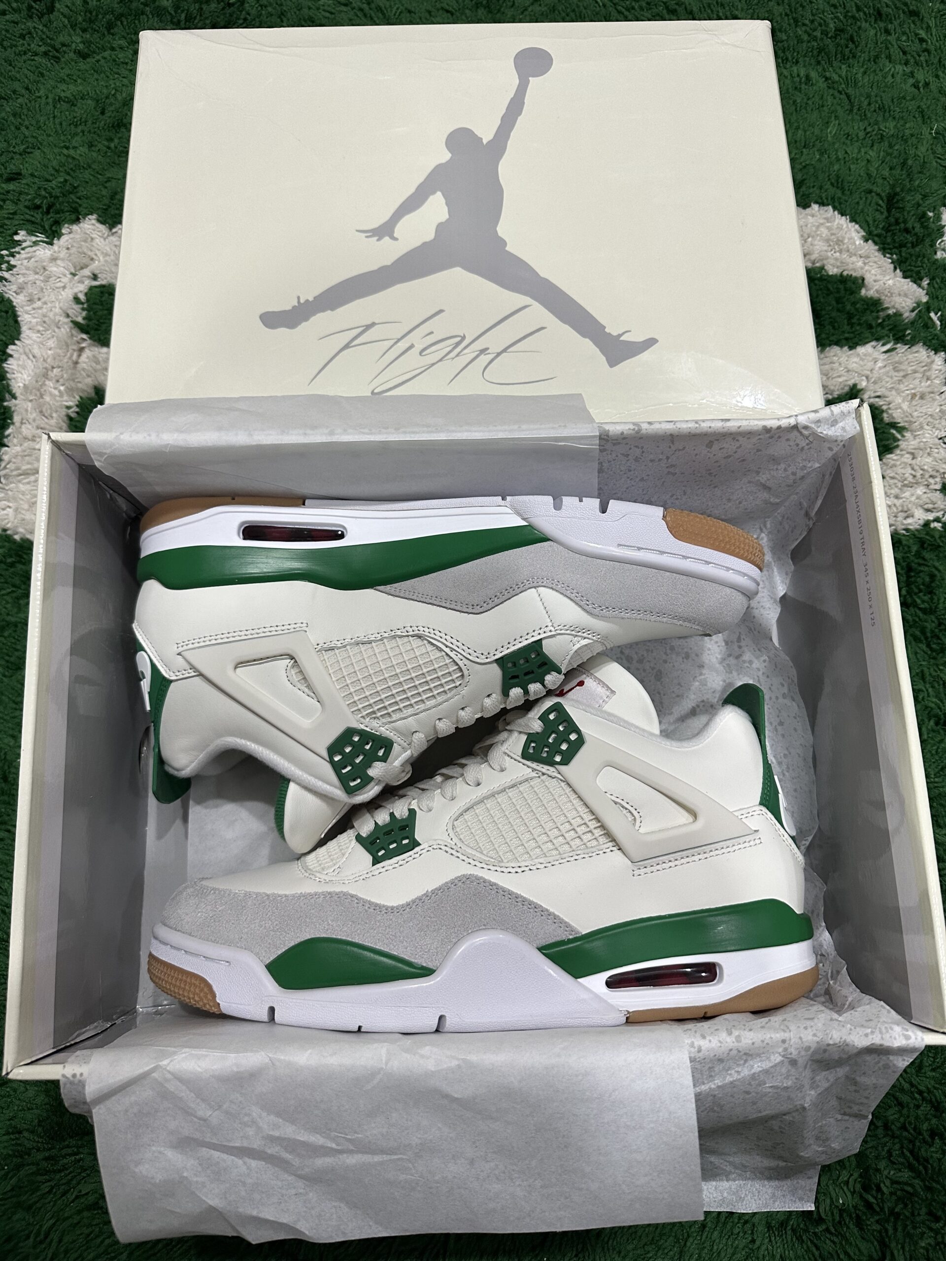 AIR JORDAN 4 x NIKE SB PINE GREEN - Image 3