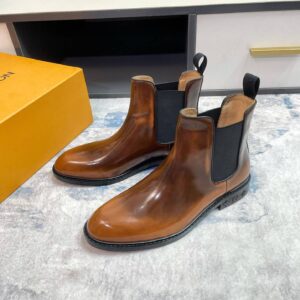 Pair of Classic Patina Chelsea Boots in deep Brown Patina Calfskin Leather with high-gloss finish.
