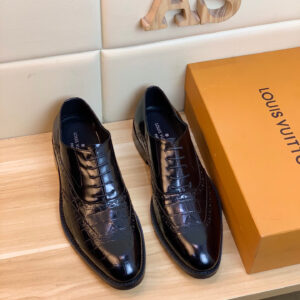 A pair of Louis Vuitton Black Croc Oxford Shoes featuring exotic embossed texture and a high-gloss patent finish.