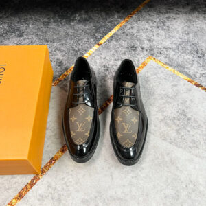 Louis-Vuitton-Black-Monogram