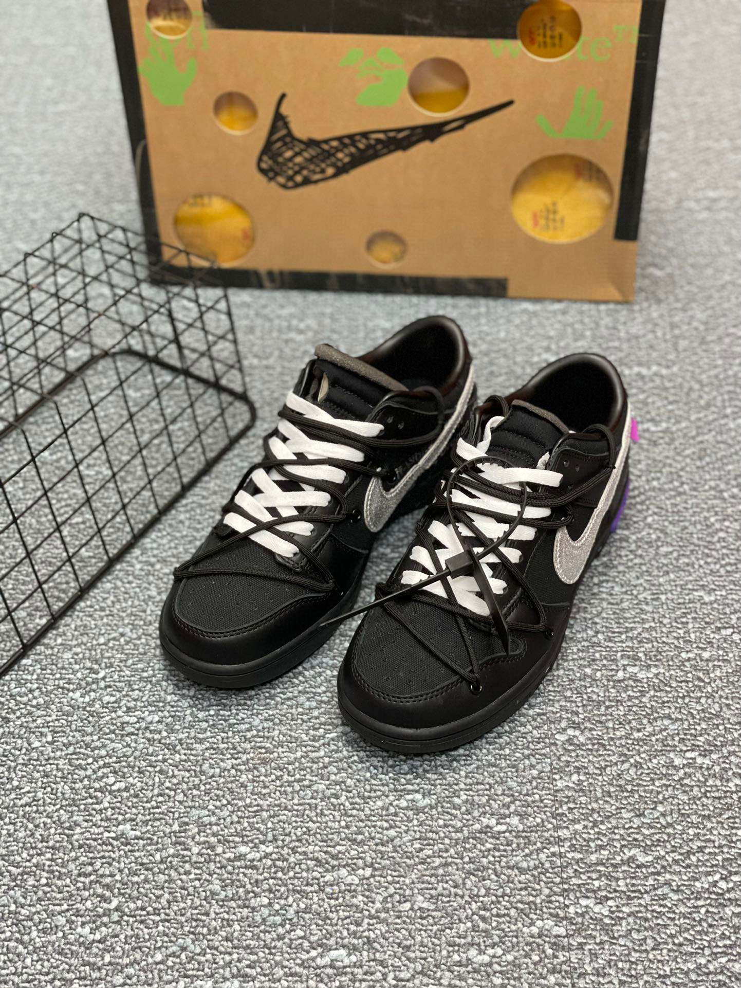 Nike Black/Tan Paisley SB Dunk Low - Image 2