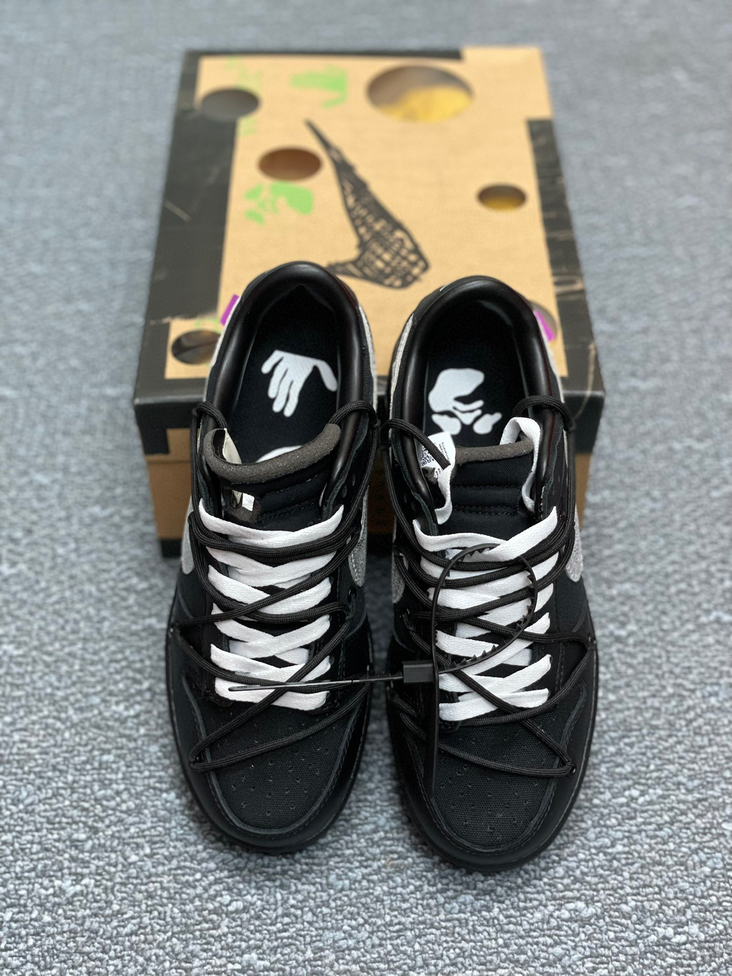 Nike Black/Tan Paisley SB Dunk Low - Image 4