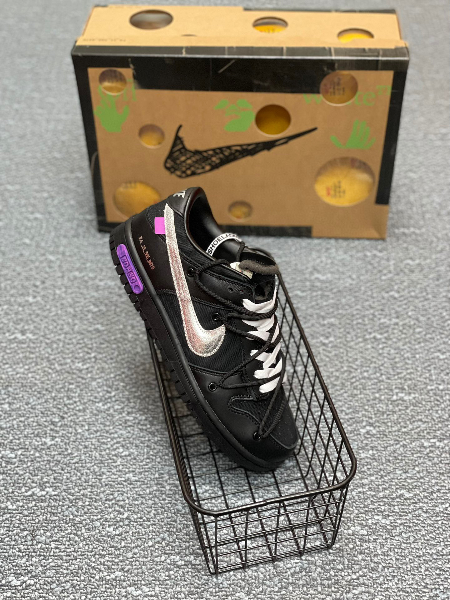 Nike Black/Tan Paisley SB Dunk Low - Image 5