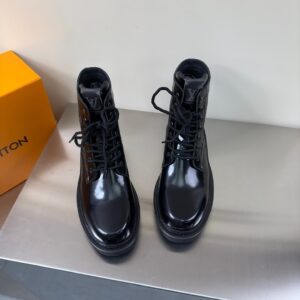 The-Obsidian-Gloss-Monogram-Boot