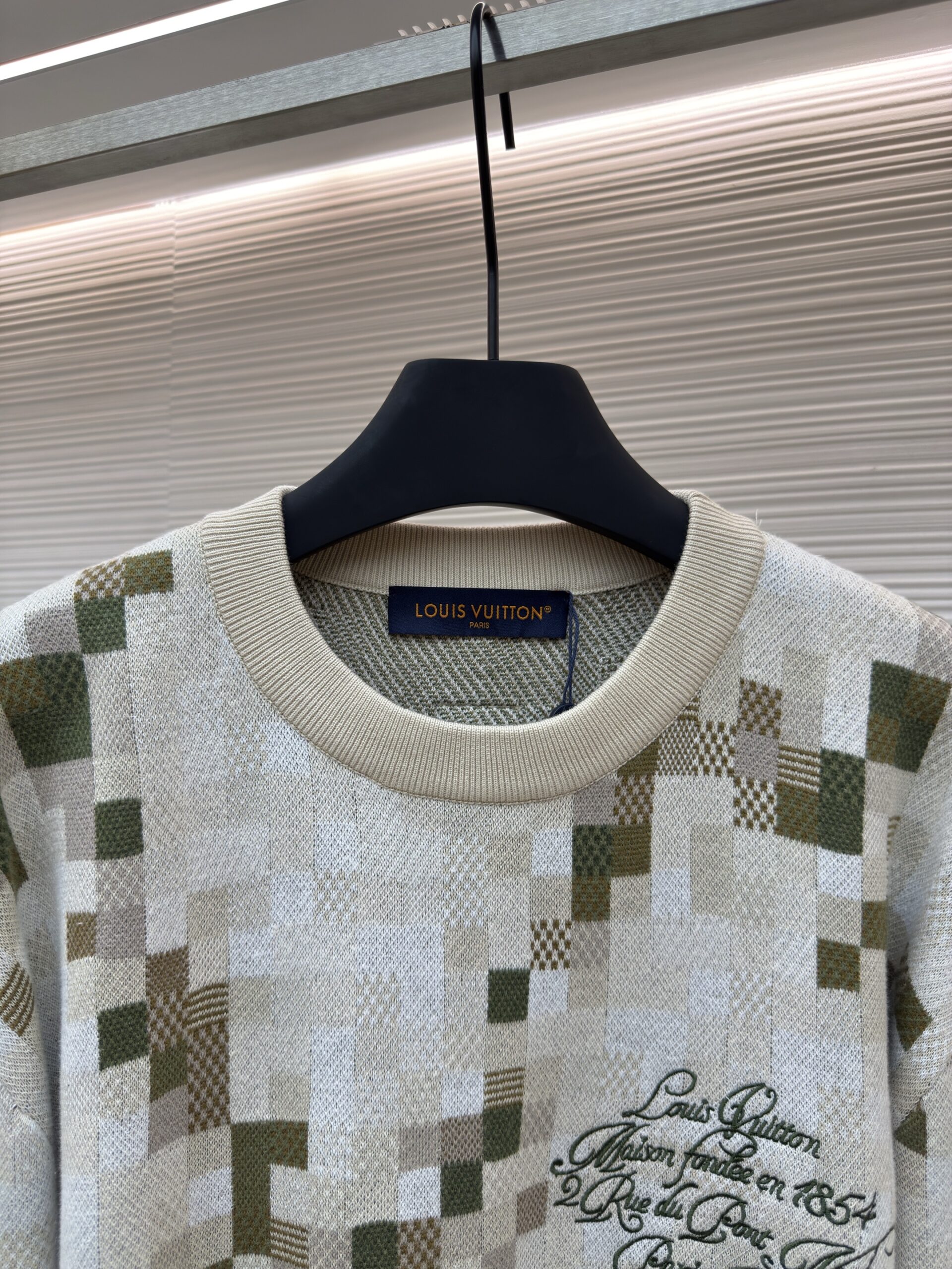Men's Louis Vuitton Pixelated Damier Sweatshirt - Image 5