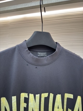 Men's Balenciaga Dark Grey Oversized Yellow Logo T-Shirt - Image 4