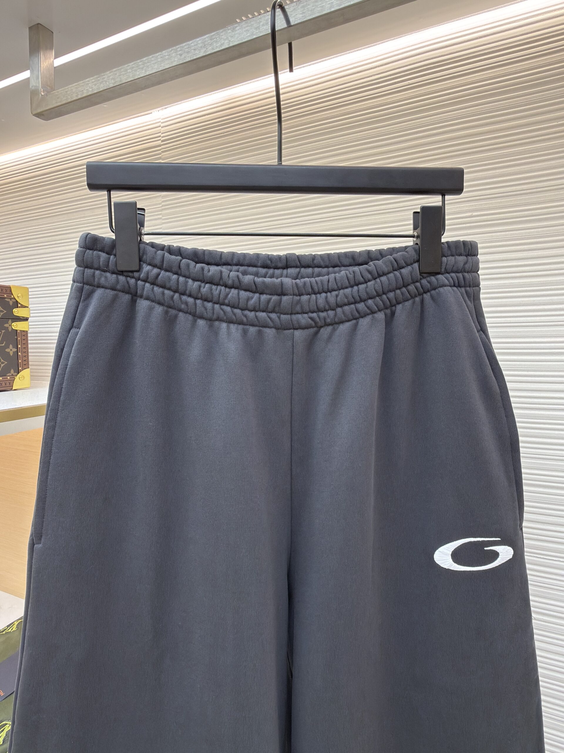 Balenciaga Unity Wide-Leg Sweatpants in Anthracite - Image 3