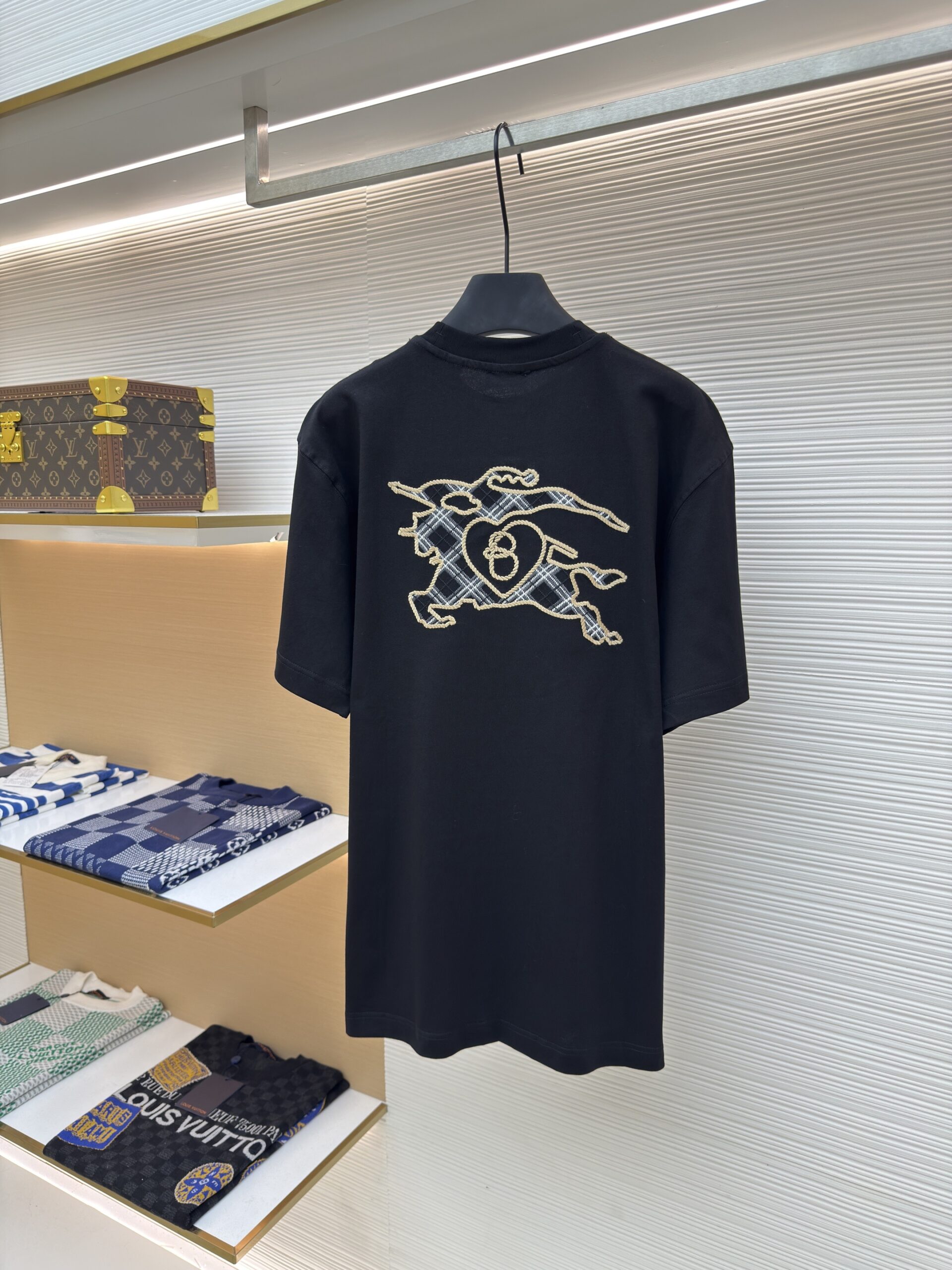 Burberry EKD Heart Embroidery Black Cotton T-Shirt - Image 2