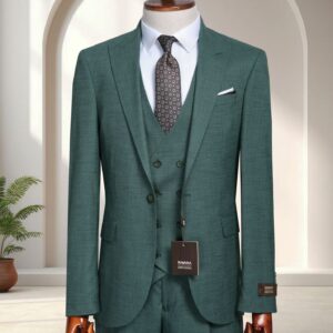 A men's slim-fit emerald green three-piece suit featuring a double-breasted waistcoat for summer business occasions.