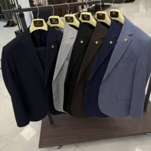 Men's Classic Tailored Suit Jacket for Office Wear and Formal Events